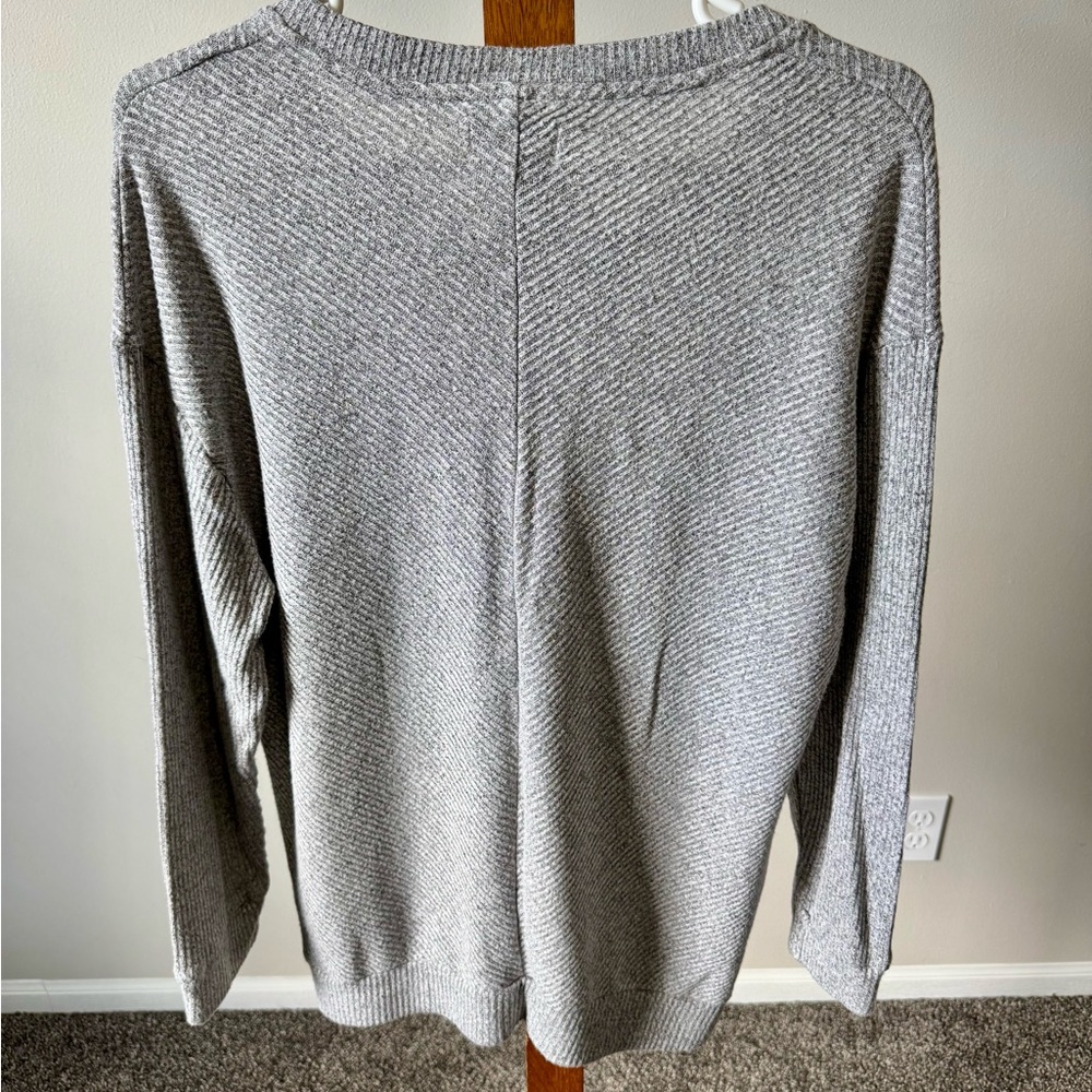 Per Se Women’s Light Gray V-Neck Ribbed Knit Sweater Medium - Picture 7 of 7